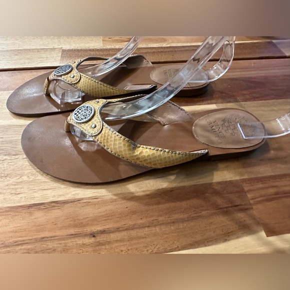 Vince Camuto Women’s Flip Flops | Size 7 - Picture 6 of 12